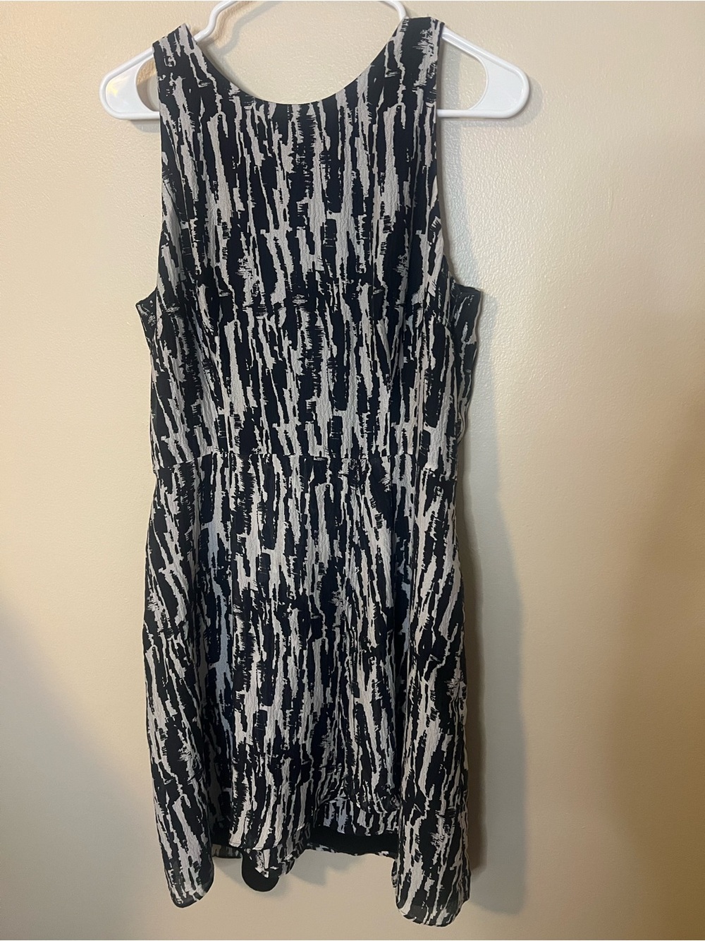 Ann Taylor Black And White Abstract Dress With Open Front Overlay
